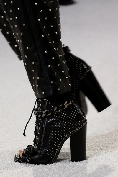 Look 14